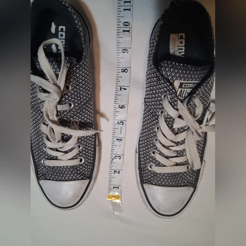 Converse Chuck Taylor All Star Knit Low Top Black White Sneakers Women’s 8
